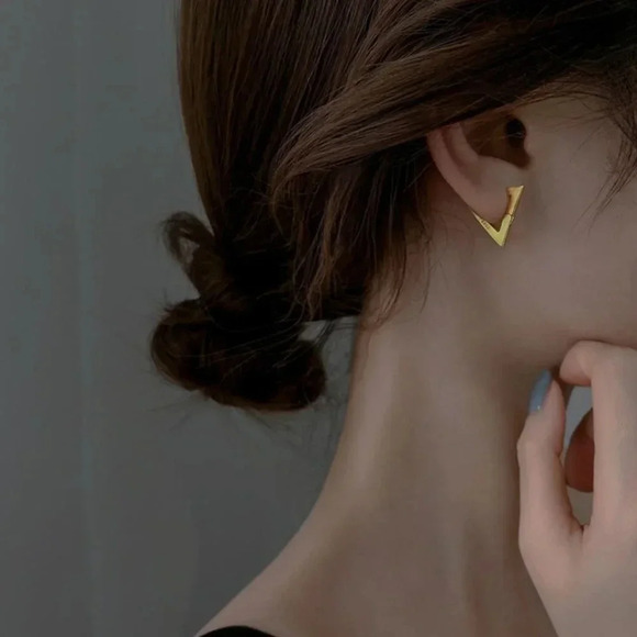 925 Sterling Silver Triangle Huggie Hoop Earrings Dainty Minimalist Earrings - Picture 5 of 7